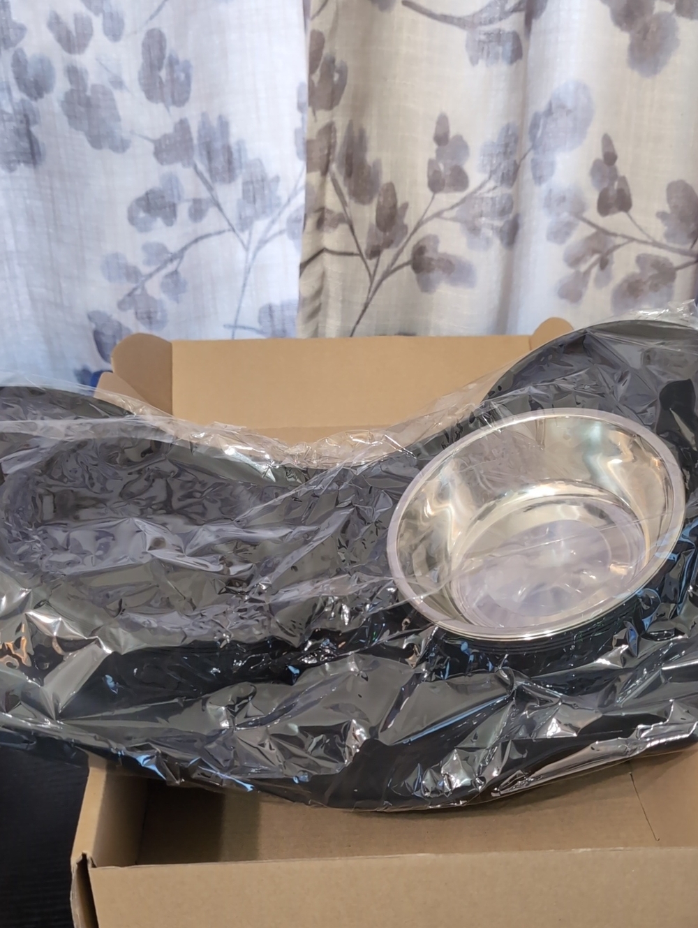 Black Pet Feeding Mat with Stainless Steel Bowl